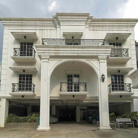 Reddoorz Plus @ Setiabudi Barat Jacarta Exterior foto